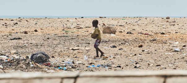 アフリカの中には貧困で苦しむ人々も少なくない